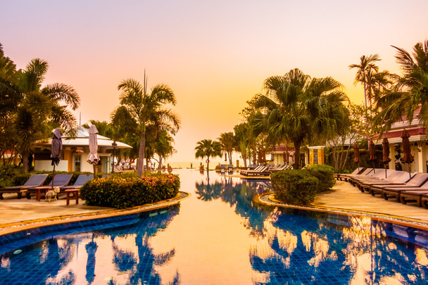 medence resort Sunset időpontokban - Fotó, kép