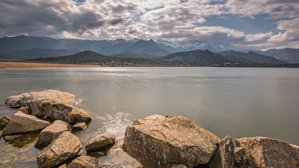 Lac de Codole na região de Balagne da Córsega
 - Foto, Imagem