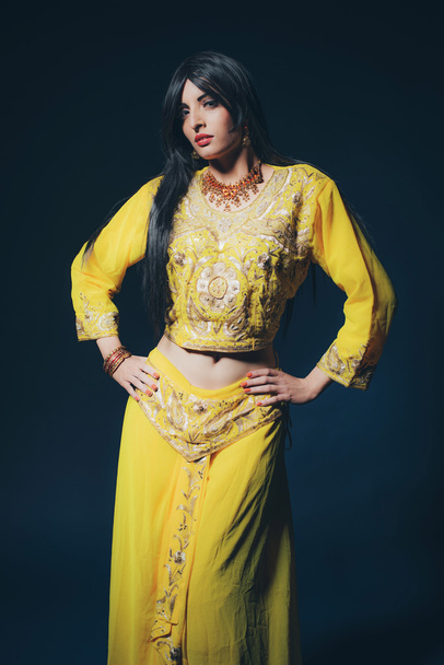 Vintage Bollywood fashion woman - Foto, Imagem