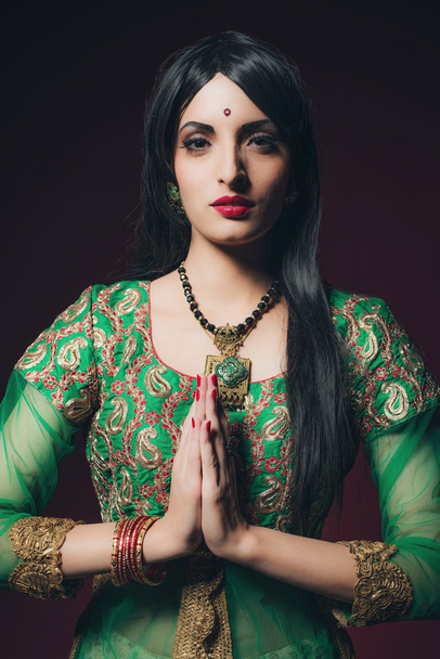Traditional Bollywood fashion woman - Foto, afbeelding