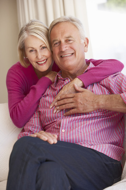Senior Couple Relaxing Together At Home - Foto, Bild