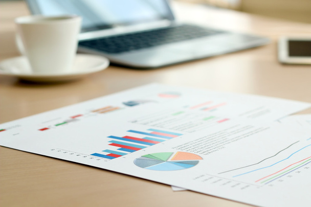 színes grafikonok, diagramok, piackutatás és üzleti éves jelentés háttere - Fotó, kép