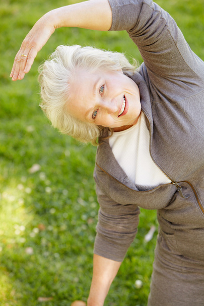 Senior woman exercising - Zdjęcie, obraz