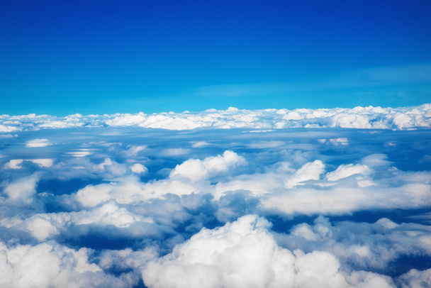 Sobre as nuvens
 - Foto, Imagem
