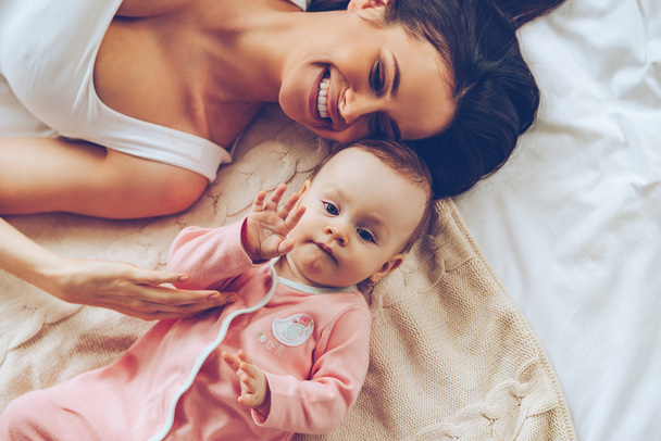 beautiful woman with baby girl - Zdjęcie, obraz
