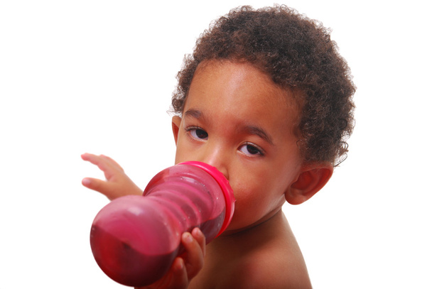 multi-rasové dítě pít - Fotografie, Obrázek