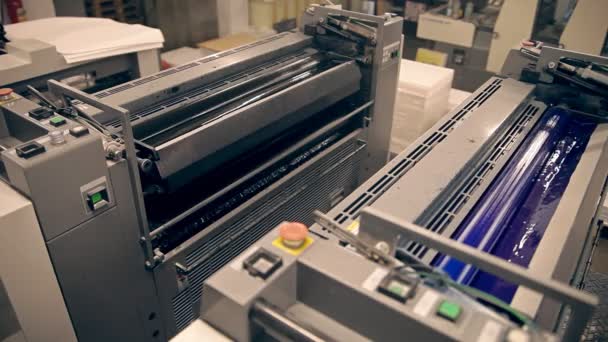 オフセット印刷機 - 映像、動画