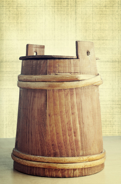Small wooden barrel - 写真・画像