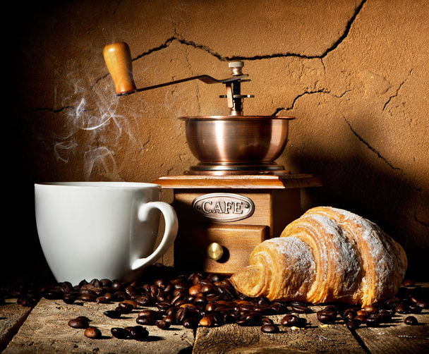 Croissant et café
 - Photo, image