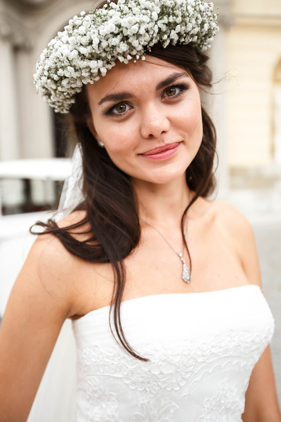 happy elegant cute stylish bride - Foto, immagini