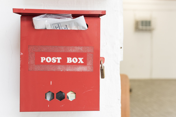червоний поштова скринька
 - Фото, зображення