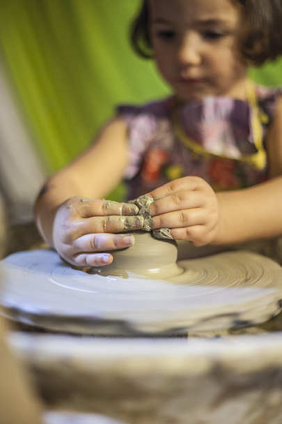 Genç potter kız - Fotoğraf, Görsel