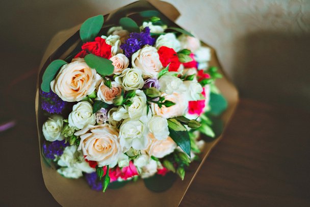 still life with wedding bouquet of roses - Foto, Bild