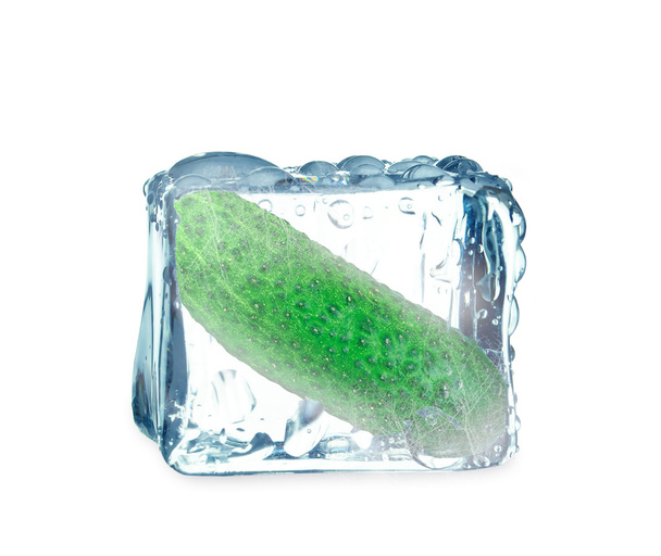 cucumber and ice - Foto, afbeelding