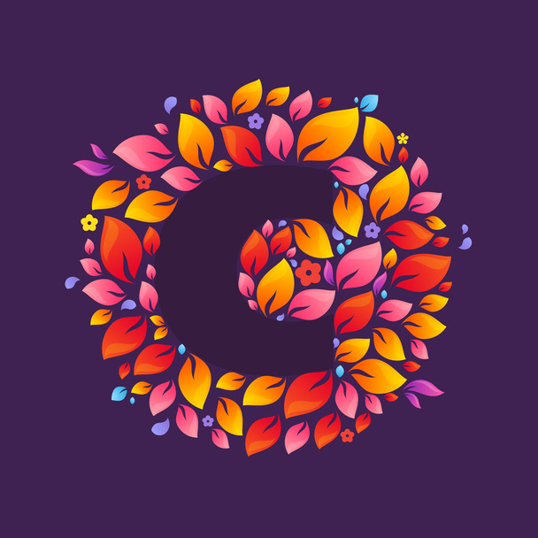 C letter logo in circle of flames - Vector, Image