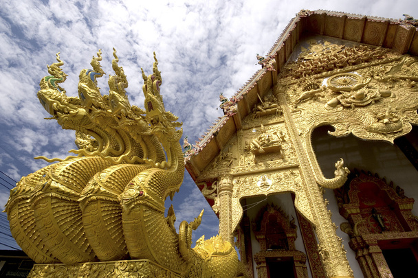 Naga front  at Thai church in temple. - Foto, imagen