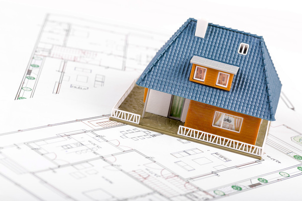 développement immobilier - modèle à l'échelle de la maison sur les plans
 - Photo, image