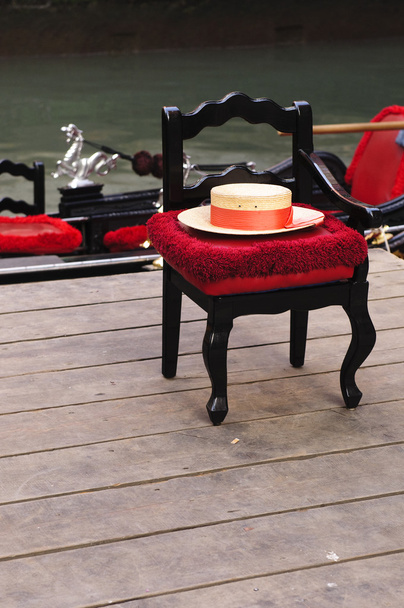 Une chaise de gondolier à Venise
 - Photo, image