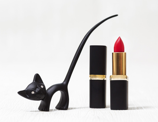 Red lipstick, cosmetics - Zdjęcie, obraz