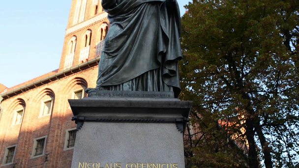 Nicolaus Copernicus Monument in Torun, Poland - Footage, Video