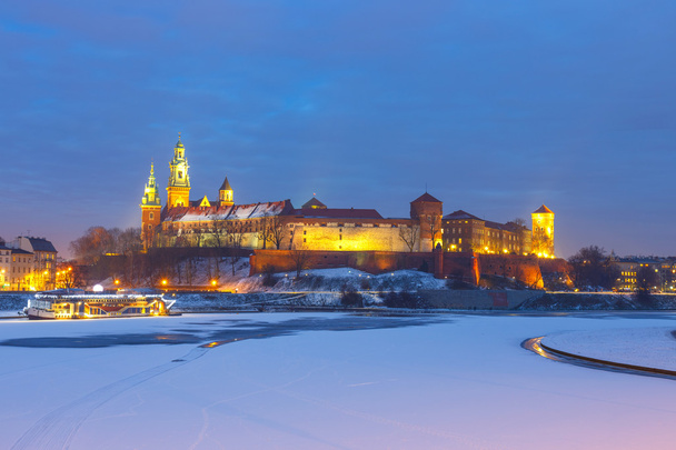 Château de Wawel dans la soirée à Cracovie, Pologne
 - Photo, image