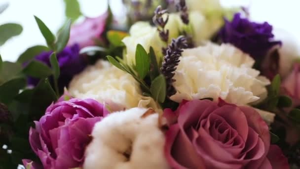 Piękne wesele bukiet kwiatów dla dużych ślub . - Materiał filmowy, wideo