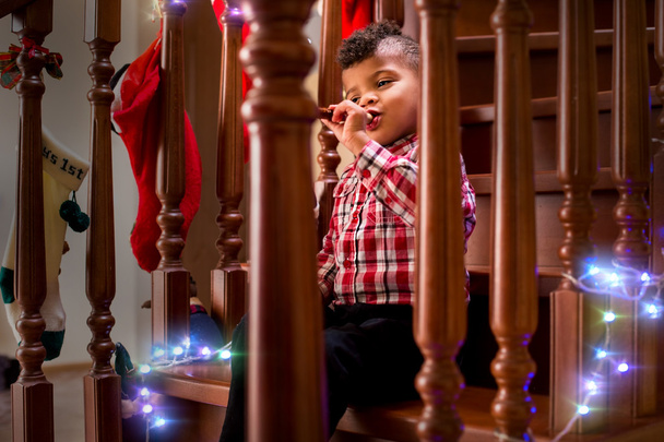 Junge mit Flöte an Weihnachten. - Foto, Bild