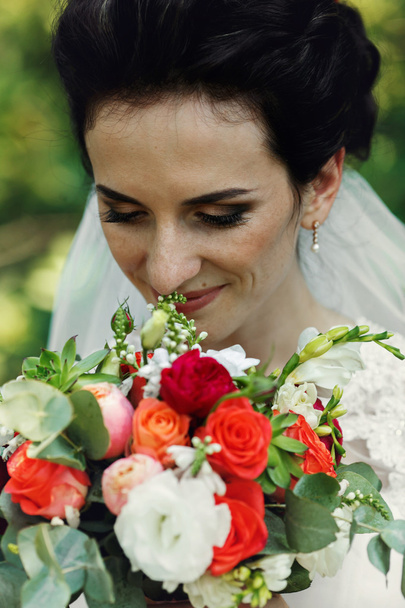 Beautiful innocent brunnete bride - Фото, зображення