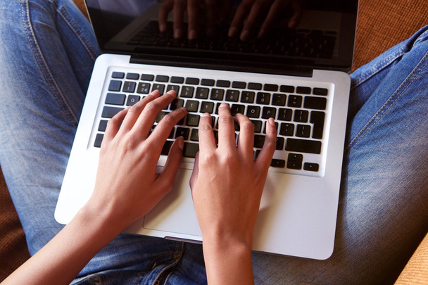 Young female hands working on laptop - Fotografie, Obrázek