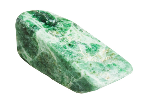 groene jadeiet minerale edelsteen geïsoleerd - Foto, afbeelding