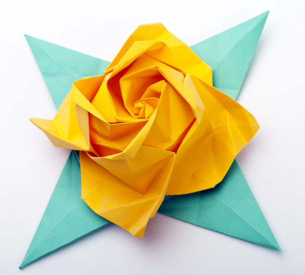 Орігамі жовта троянда
 - Фото, зображення