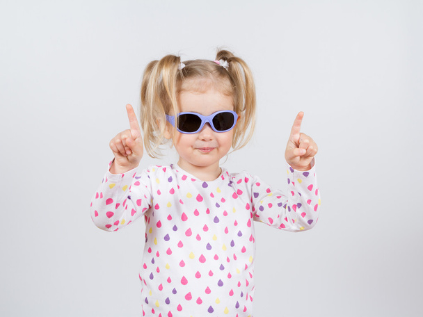 Little fashion girl in sunglasses - Photo, Image
