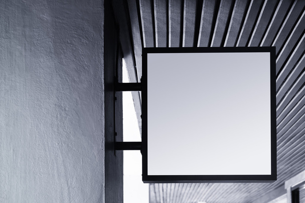 Вывеска магазин макет квадратной формы дисплей на открытом воздухе
 - Фото, изображение