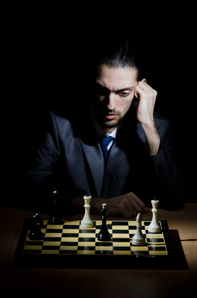 Chess player playing his game - Foto, immagini