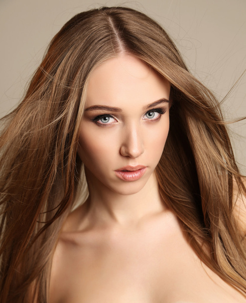 beautiful young woman with dark straight hair and natural makeup   - Foto, immagini