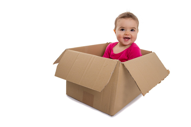 Female baby playing with carton - Φωτογραφία, εικόνα