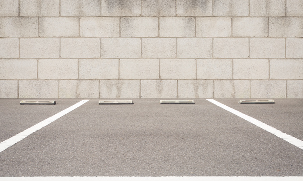 Espaço vazio do estacionamento do carro
 - Foto, Imagem