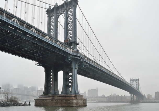 Manhattan-Brücke im Nebel. - Foto, Bild