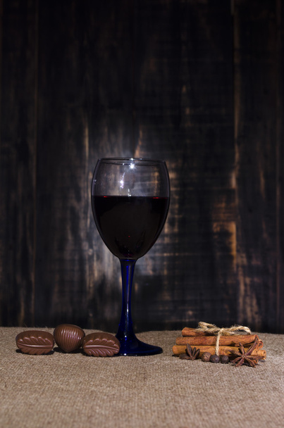 Červené víno ve sklenici - Fotografie, Obrázek