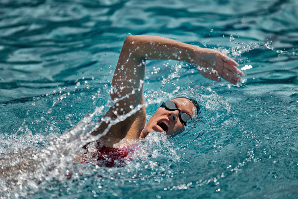 Zwemmer in actie - Foto, afbeelding