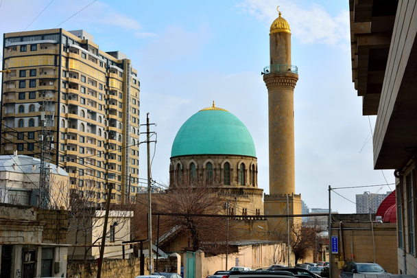Mavi çatı ve Minare Sultanbey Camii, Bakü, Azerbaycan - Fotoğraf, Görsel