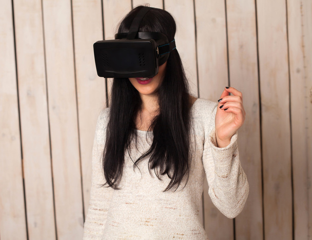 Kobieta w okularach VR - Zdjęcie, obraz