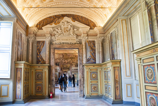 Museus do Vaticano em Roma, Itália
 - Foto, Imagem