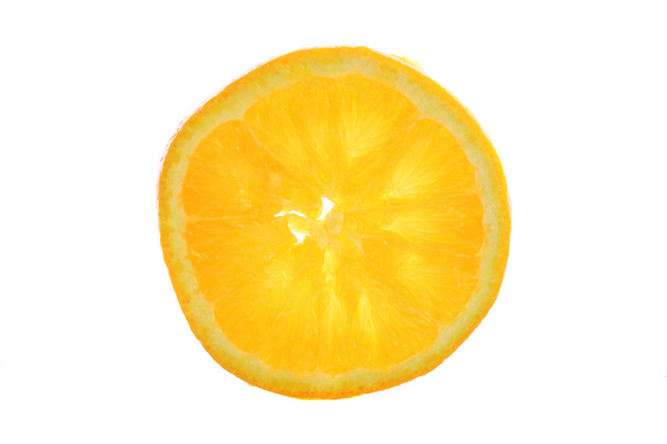 plátek oranžové izolován v bílém pozadí - Fotografie, Obrázek