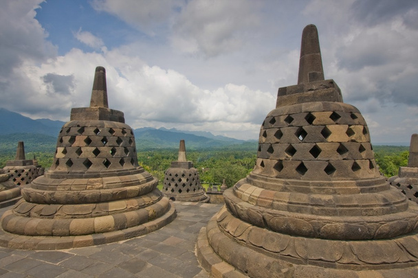 Borobudur tempe, Budist /Java Adası, Endonezya'nın kutsal yere bir görünümünü - Fotoğraf, Görsel