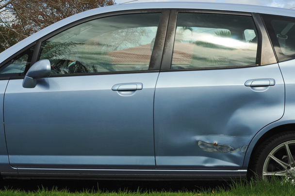 auto deur schade - Foto, afbeelding