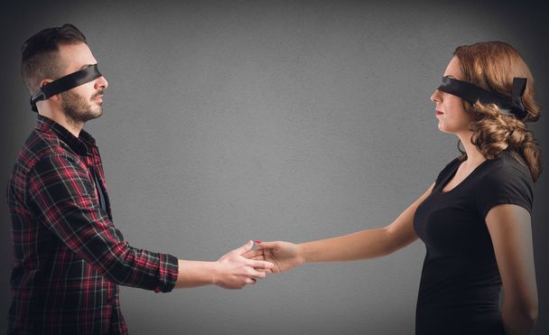 mężczyzna i kobieta uścisnąć dłoń - Zdjęcie, obraz