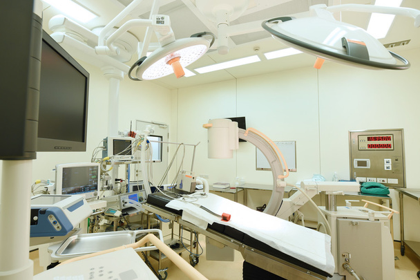 Modern ameliyathanede ekipman ve tıbbi cihazlar - Fotoğraf, Görsel