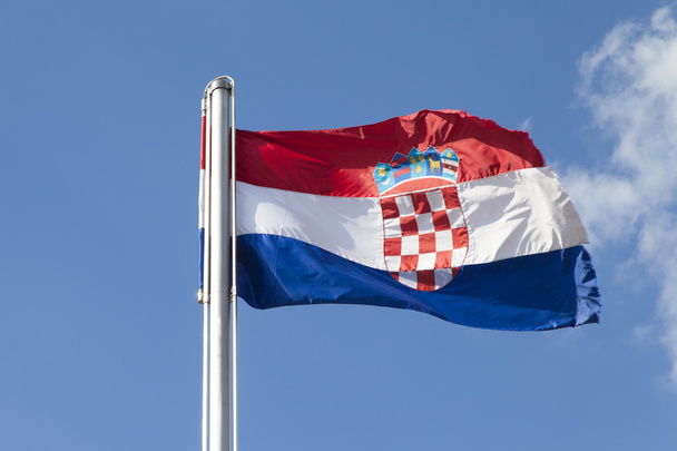 Σημαία της Κροατίας είναι φτερουγίσματα ανέμου ισχυρή Μπόρα - Φωτογραφία, εικόνα