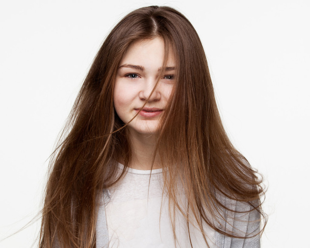  Közelről portré egy aranyos lány, hosszú haj - Fotó, kép